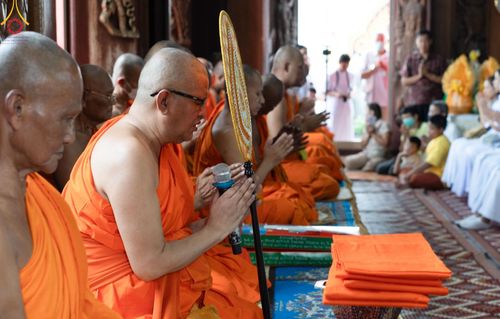 ภาพ No.169203:พิธีทอดกฐิน ณ วัดรางบัว แขวงบางหว้า เขตภาษีเจริญ จ.กรุงเทพมหานคร ในโครงการกฐินสามัคคีทั่วไทย 30,000 วัด บูชาธรรม 80 ปี หลวงพ่อธัมมชโย โดยคณะศิษยานุศิษย์วัดพระธรรมกาย วันที่ 20 ตุลาคม พ.ศ. 2567