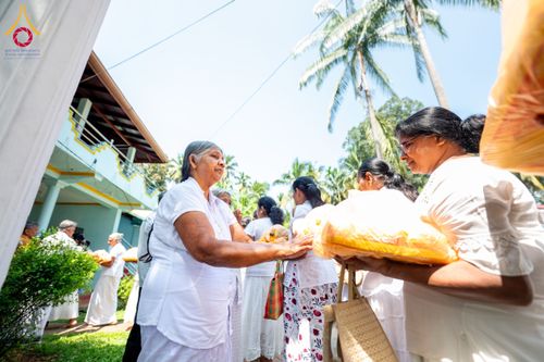 ภาพ No.175716:พิธีทอดผ้าป่าสมทบกฐิน ณ วัดกัลปิติยะ ปูรณะ เมืองมาตะเล ศรีลังกา โดยมูลนิธิธรรมกาย ในนามหลวงพ่อธัมมชโย วันที่ 6 พฤศจิกายน พ.ศ. 2567