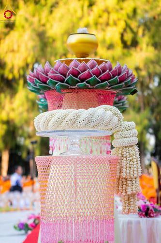 ภาพ No.107090:พิธีจุดประทีปถวายเป็นพุทธบูชา และบูชาธรรมมหาปูชนียาจารย์ ในโครงการธรรมยาตรากตัญญูบูชา มหาปูชนียาจารย์ พระมงคลเทพมุนี(สด จนฺทสโร) พระผู้ปราบมาร  อนุสรณ์สถาน 7 แห่ง ปีที่ 12  วันที่ 6 มกราคม พ.ศ. 2567 ณ อนุสรณ์สถานมหาวิหารพระมงคลเทพมุนี อ.สองพี่น้อง จ.สุพร