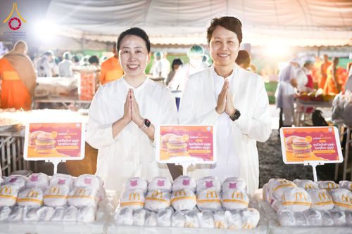 ภาพ No.190998:พิธีถวายภัตตาหารเป็นสังฆทาน แด่พระธรรมยาตรา ณ อนุสรณ์สถานคลองบางนางแท่น อ.สามพราน จ.นครปฐม ในโครงการธรรมยาตรา กตัญญูบูชา มหาปูชนียาจารย์ พระมงคลเทพมุนี(สด จนฺทสโร) พระผู้ปราบมาร อนุสรณ์สถาน 7 แห่ง ปีที่ 13 วันที่ 8 มกราคม พ.ศ. 2568