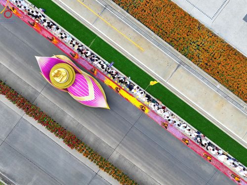 ภาพ No.120286:พิธีต้อนรับพระธรรมยาตรา ในโครงการธรรมยาตรา กตัญญูบูชา มหาปูชนียาจารย์ พระมงคลเทพมุนี(สด จนฺทสโร) พระผู้ปราบมาร อนุสรณ์สถาน 7 แห่ง ปีที่ 12 วันที่ 28 มกราคม พ.ศ. 2567 ณ วัดพระธรรมกาย จ.ปทุมธานี (ชุดที่ 2)