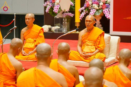 ภาพ No.62086:พิธีอุปสมบทในโครงการอุปสมบทหมู่ บูชาธรรมหลวงพ่อธัมมชโย พ.ศ.2567 ณ อุโบสถ วัดพระธรรมกาย จ.ปทุมธานี วันที่ 13-15 เมษายน พ.ศ. 2567
