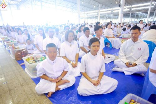 ภาพ No.227843:วันอาทิตย์ที่ 1 มิถุนายน พ.ศ. 2568 พิธีตักบาตร , พิธีบูชาข้าวพระ ณ วัดพระธรรมกาย จ.ปทุมธานี