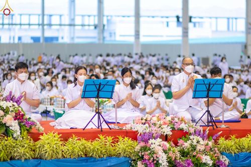 ภาพ No.75529:วัดพระธรรมกายจัด งานบุญวันอาทิตย์ต้นเดือน  มีกิจกรรมดังนี้ พิธีตักบาตร, พิธีบูชาข้าวพระ พระธรรมยาตรารับประกาศนียบัตร โครงการธรรมยาตราฯ ปีที่ 11 ในวันที่ 5 กุมภาพันธ์ พ.ศ. 2566 ณ วัดพระธรรมกาย อ.คลองหลวง จ.ปทุมธานี