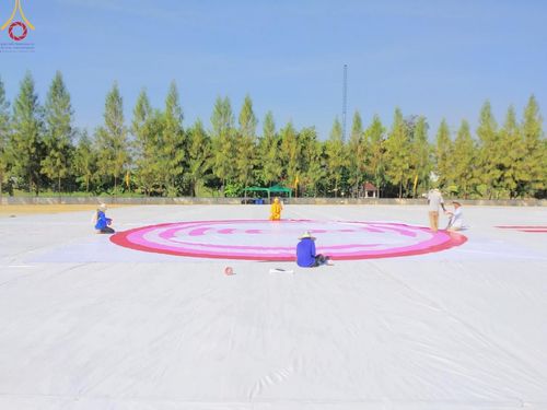 ภาพ No.106933:V.3 ตั้งใจ การเตรียมงาน เก็บงาน การรับบุญของเจ้าหน้าที่หน่วยงานต่างๆ เพื่อโครงการธรรมยาตรา กตัญญูบูชามหาปูชนียาจารย์ พระมงคลเทพมุนี (สด จนฺทสโร) พระผู้ปราบมาร อนุสรณ์สถาน 7 แห่ง ปีที่ 12 ระหว่างวันที่ 2 - 31 มกราคม พ.ศ. 2567