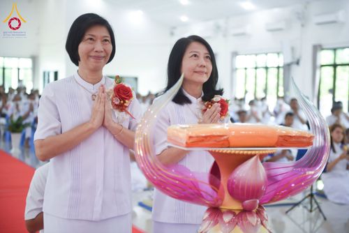 ภาพ No.225834:วันอาทิตย์ที่ 18 พฤษภาคม พ.ศ. 2568 ศูนย์ปฏิบัติธรรมสระบุรี ได้จัดพิธีทอดผ้าป่าฟื้นฟูพระพุทธศาสนา และพิธีมอบใบประกาศนียบัตรเชิดชูเกียรติผู้นำรถ ที่ทำหน้าที่จัดรถเพื่อพาสาธุชนไปร่วมงานวันที่ 22 เมษายน ที่ผ่านมา