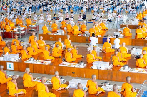 ภาพ No.213460:วันเสาร์ที่ 29 มีนาคม พ.ศ. 2568 พิธีถวายภัตตาหารเมนูสวรรค์ "เพื่อการบรรลุธรรม" ณ หอฉันคุณยายอาจารย์ฯ วัดพระธรรมกาย