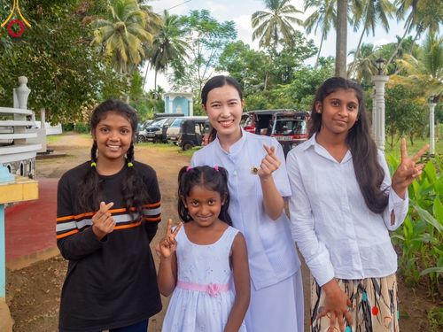 ภาพ No.97762:พระครูสมุห์สนิทวงศ์ วุฑฺฒิวํโส, ดร.  ผู้แทนวัดพระธรรมกาย ร่วมบุญถวายกฐิน ณ วัดกัลละปิติยะ มาตาเล ศรีลังกา Kathina Kalapitiya Matale SriLanka วันที่ 17 พฤศจิกายน พ.ศ. 2566