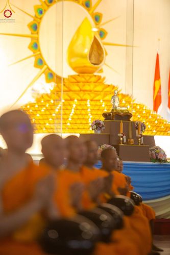 ภาพ No.149877:พิธีตักบาตร , พิธีปฎิบัติธรรม , พิธีถวายภัตตาหารเมนูสวรรค์ ในพรรษาแห่งการเข้าถึงธรรม วันธรรมชัย วันอังคารที่ 27 สิงหาคม พ.ศ.2567 ณ สภาธรรมกายสากล วัดพระธรรมกาย