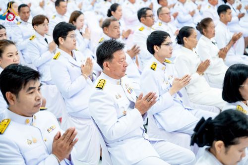 ภาพ No.275989:วันที่ 5 ธันวาคม พ.ศ. 2568 พสกนิกรอำเภอคลองหลวง พร้อมใจบำเพ็ญกุศลอุทิศถวาย “ในหลวงรัชกาลที่ 9” น้อมรำลึกในพระมหากรุณาธิคุณ เนื่องในวันคล้ายวันพระบรมราชสมภพ วันชาติ และวันพ่อแห่งชาติ ณ อาคารปลูกศรัทธา 2 วัดพระธรรมกาย อำเภอคลองหลวง จังหวัดปทุมธานี