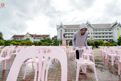 ภาพ No.239731:วันที่ 16-17 สิงหาคม พ.ศ. 2568 การปฏิบัติหน้าที่ของเจ้าหน้าที่ทุกสถานะ เพื่องานพิธีอัญเชิญรูปเหมือนพระมงคลเทพมุนี (สด จันทสโร) และพิธีกดปุ่มอัญเชิญรูปเหมือน พระมงคลเทพมุนี (สด จันทสโร) ณ มหาวิหารแก้วพระมงคลเทพมุนี ศูนย์ปฏิบัติธรรมแก้วเมืองเลย จ.เลย