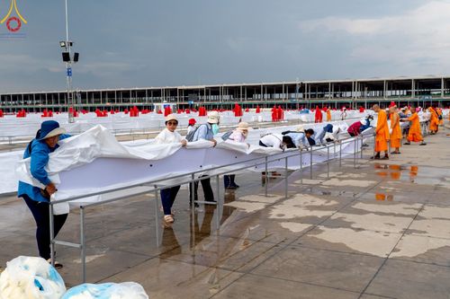 ภาพ No.218756:วันศุกร์ที่ 18 เมษายน พ.ศ. 2568 การเตรียมงานในลานธรรม , พระมหาธรรมกายเจดีย์ เพื่องานวันคุ้มครองโลก 22 เมษายน พ.ศ. 2568