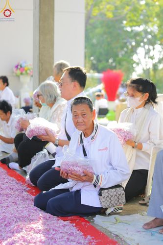 ภาพ No.188733:พิธีต้อนรับพระธรรมยาตรา ในโครงการธรรมยาตรา กตัญญูบูชา มหาปูชนียาจารย์ พระมงคลเทพมุนี(สด จนฺทสโร) พระผู้ปราบมาร อนุสรณ์สถาน 7 แห่ง ปีที่ 13 วันที่ 3 มกราคม พ.ศ. 2568 ณ อนุสรณ์สถานมหาวิหารพระมงคลเทพมุนี (โลตัสแลนด์) อ.สองพี่น้อง จ.สุพรรณบุรี