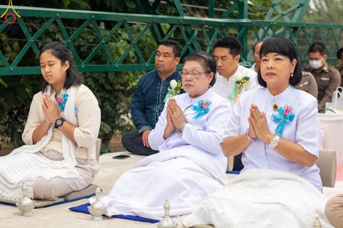 ภาพ No.101991:พิธีตักบาตรพระ 111 รูป ณ สะพานประวัติศาสตร์  อ.ปาย จ.แม่ฮ่องสอน วันอาทิตย์ที่ 10 ธันวาคม พ.ศ. 2566