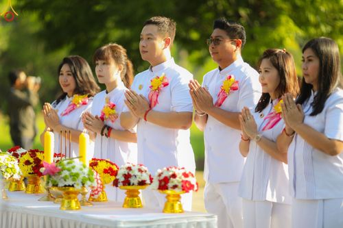 ภาพ No.103032:พิธีวันทาเจดีย์ พิธีเวียนประทักษิณ ธรรมทายาทชาวอินโดนีเซียกว่า 1,000 คน ณ มหาเจดีย์บุโรพุทโธ ประเทศอินโดนีเซีย ในวันที่ 19 ธันวาคม พ.ศ. 2566