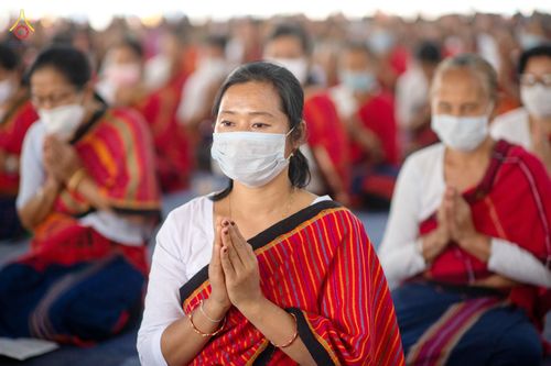 ภาพ No.76529:คณะสงฆ์และสามเณรบังกลาเทศ ปฎิบัติธรรมและจุดโคมประทีปถวายเป็นพุทธบูชา วันที่ 17 กุมภาพันธ์ พ.ศ. 2566