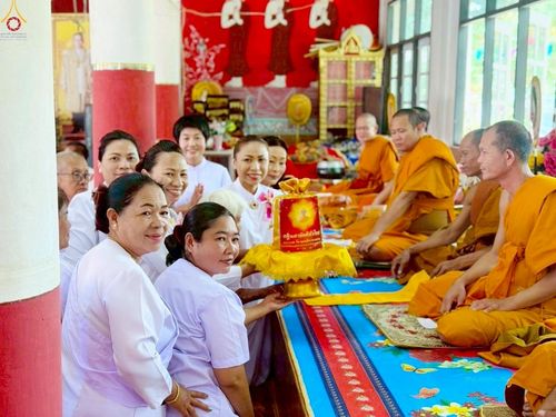 ภาพ No.270130:วันที่ 26 ตุลาคม พ.ศ. 2568 พิธีทอดกฐินสามัคคีทั่วไทย ณ วัดสระเกษ ต.หนองแวง อ.สมเด็จ จ.กาฬสินธุ์ โดยคณะศิษยานุศิษย์ บูชาธรรม 81 ปี หลวงพ่อธัมมชโย