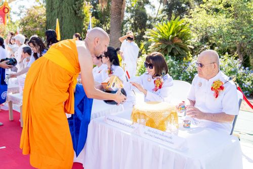 ภาพ No.259285:วันอาทิตย์ที่ 12 ตุลาคม พ.ศ. 2568 พิธีทอดกฐินบรมจักรพรรดิ สร้างอุโบสถ 82 ปี บูชาธรรมหลวงพ่อธัมมชโย ณ วัดพระธรรมกายแคลิฟอร์เนีย ประเทศสหรัฐอเมริกา 