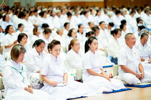 ภาพ No.239869:วันที่ ๒๒ - ๒๔ สิงหาคม พ.ศ. ๒๕๖๘ สัมมนารวมใจผู้นำบุญ บูชาธรรม ๘๑ ปี หลวงพ่อธัมมชโย กฐินสามัคคีทั่วไทย ๓๐,๐๐๐ วัด โครงการอุปสมบทบูชาธรรมมหาปูชนียาจารย์ ๓,๐๐๐ รูป รุ่นที่ ๑