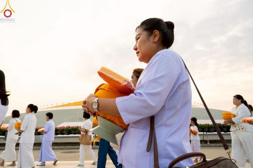 ภาพ No.214924:วันเสาร์ที่ 5 เมษายน พ.ศ. 2568 พิธีเวียนประทักษิณรอบพระมหาธรรมกายเจดีย์  พิธีวันทาเจดีย์ พิธีขอขมาและมอบผ้าไตร ในโครงการบรรพชาสามเณรฟื้นฟูพระพุทธศาสนาทั่วไทย , โครงการหน่อแก้วเปรียญธรรม รุ่นที่ 13 ,  โครงการสามเณรยุวธรรมทายาท รุ่นที่ 33 , โครงการสามเณรมั