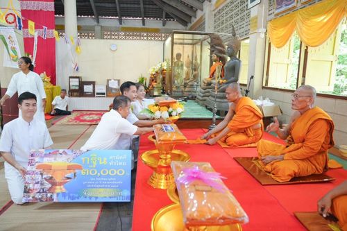 ภาพ No.168606:พิธีทอดกฐิน ณ วัดส่องคบ จ.ชัยนาท ในโครงการกฐินสามัคคีทั่วไทย 30,000 วัด บูชาธรรม 80 ปี หลวงพ่อธัมมชโย โดยคณะศิษยานุศิษย์วัดพระธรรมกาย วันที่ 20 ตุลาคม พ.ศ. 2567