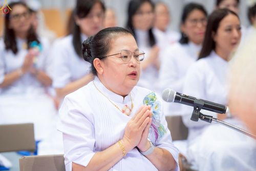 ภาพ No.256014:วันที่ 12 ตุลาคม พ.ศ. 2568 พิธีทอดกฐินวัดพระธรรมกายสวิตเซอร์แลนด์  ณ หอประชุมโรงเรียน Obergoldbach เมือง Bern ประเทศสวิตเซอร์แลนด์