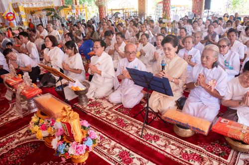 ภาพ No.175419:พิธีทอดกฐินกฐิน วัดสีชมพูวนาราม นครเวียงจันทร์ สปป.ลาว บูชาธรรม 80 ปี หลวงพ่อธัมมชโย โดยคณะศิษยานุศิษย์วัดพระธรรมกาย วันที่ 11 พฤศจิกายน พ.ศ. 2567