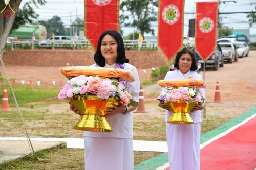 ภาพ No.100516:พิธีทอดกฐินสามัคคี สร้างหอฉันคุณยายอาจารย์ มหารัตนอุบาสิกา จันทร์ ขนนกยูง ณ ศูนย์ปฏิบัติธรรมนานาชาติสะเดา จ.สงขลา วันที่ 25 พฤศจิกายน พ.ศ. 2566