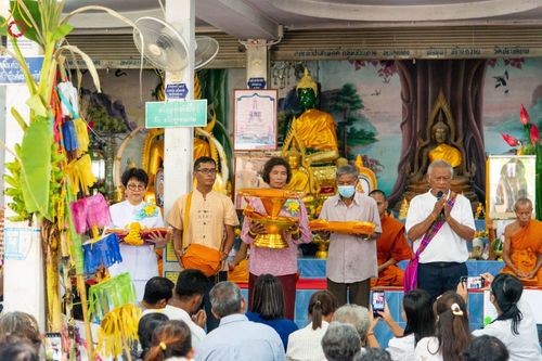 ภาพ No.92965:พิธีทอดกฐินสามัคคีทั่วไทย 5,000 วัด โดยคณะศิษยานุศิษย์วัดพระธรรมกาย น้อมบูชาธรรม 79 ปี หลวงพ่อธัมมชโย ณ วัดทรงศิรินาวาส จ.บุรีรัมย์ วันที่ 8 พฤศจิกายน พ.ศ.2566