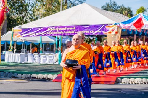 ภาพ No.179816:พิธีทอดกฐินบรมจักรพรรดิ สร้างอุโบสถ 80 ปี บูชาธรรมหลวงพ่อธัมมชโย ณ วัดพระธรรมกายแคลิฟอร์เนีย ประเทศสหรัฐอเมริกา วันอาทิตย์ที่ 10 พฤศจิกายน พ.ศ. 2567