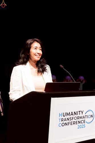 ภาพ No.249741:วันอาทิตย์ที่ 28 กันยายน พ.ศ. 2568 การปฏิบัติธรรมบูชาธรรม 108 ปี แห่งการบรรลุธรรมของหลวงปู่วัดปากน้ำ ได้จุดประทีปสันติภาพไปทั่วโลก และได้ร่วมเสวนาทางปัญญา เพื่อการขยายพระพุทธศาสนาวิชชาธรรมกายไปทั่วโลก  ในงาน HTC Newyork USA