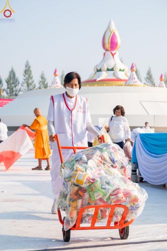ภาพ No.109966:V.8 พลังทีม การเตรียมงาน เก็บงาน การรับบุญของเจ้าหน้าที่หน่วยงานต่างๆ เพื่อโครงการธรรมยาตรา กตัญญูบูชามหาปูชนียาจารย์ พระมงคลเทพมุนี (สด จนฺทสโร) พระผู้ปราบมาร อนุสรณ์สถาน 7 แห่ง ปีที่ 12 ระหว่างวันที่ 2 - 31 มกราคม พ.ศ.2567