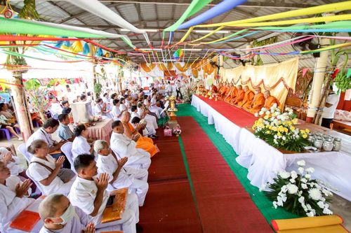 ภาพ No.250872:วันพุธที่ 8 ตุลาคม พ.ศ. 2568 พิธีทอดกฐินสามัคคีทั่วไทย 30,000 วัด โดยคณะศิษยานุศิษย์ บูชาธรรม 81 ปี หลวงพ่อธัมมชโย ณ วัดวังวน อ.พรหมพิราม จ.พิษณุโลก