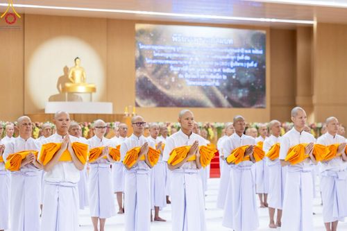 ภาพ No.217165:วันเสาร์ที่ 12 เมษายน พ.ศ. 2568 พิธีบรรพชา พิธีขอศีลและขอนิสสัย พิธีมอบบาตร ในโครงการอุปสมบทหมู่ บูชาธรรมหลวงพ่อธัมมชโย, โครงการธรรมทายาท ระดับอุดมศึกษา รุ่นที่ 52 ,  โครงการบวชพระนานาชาติ AEC & WAB CEO รุ่นที่ 4 ณ วัดพระธรรมกาย