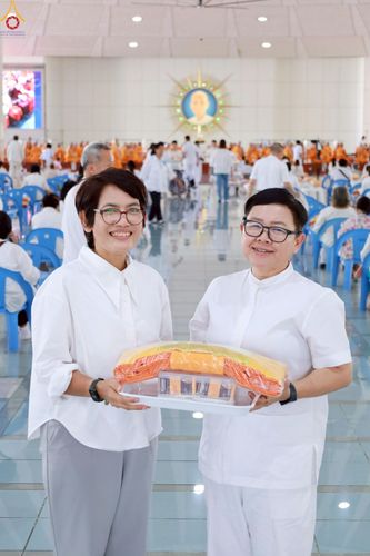 ภาพ No.229651:วันที่ 25 มิถุนายน พ.ศ. 2568 (แรม 15 ค่ำ เดือน 7) พิธีบุพเปตพลี ครั้งที่ 166 ร่วมอุทิศบุญแด่หมู่ญาติที่ล่วงลับไปแล้ว และสืบทอดอายุพระพุทธศาสนา ณ หอฉันคุณยายอาจารย์ฯ วัดพระธรรมกาย