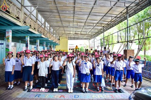 ภาพ No.128170:พิธีอัญเชิญพระบรมสารีริกธาตุ " ใจกลางเมืองนครหาดใหญ่ " เพื่อประดิษฐาน ณ มหารัตนเจดีย์สิริปทุมสวรรค์ (เจดีย์อริยพุทธะ 5 พระองค์) ศูนย์ปฏิบัติธรรมภาคใต้ อ.บางกล่ำ จ.สงขลา  วันที่ 9 มีนาคม พ.ศ.2567 (ชุดที่ 1)