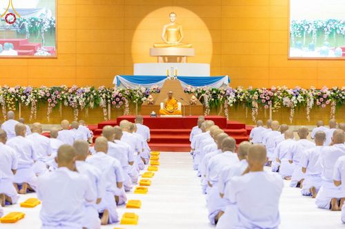 ภาพ No.101636:พิธีขอบรรพชา, พิธีขอสรณคมน์และศีล, พิธีถวายบาตร ในโครงการอุปสมบทหมู่ รุ่นบูชาธรรมมหาปูชนียาจารย์ ณ วัดพระธรรมกาย วันที่ 9 ธันวาคม พ.ศ. 2566