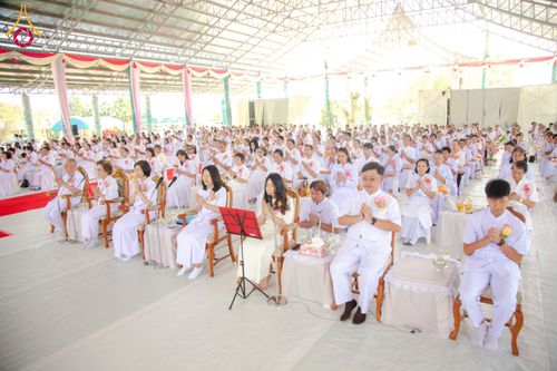 ภาพ No.175091:พิธีทอดกฐินสถาปนา แผ่นสิริฉะทะนะรัสมี(หลังคา) อาคาร 80 ปี หลวงพ่อธัมมชโย ณ ศูนย์ปฏิบัติธรรมวิหารแดง จ.สระบุรี วันเสาร์ที่ 9 พฤศจิกายน พ.ศ. 2567