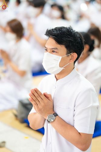 ภาพ No.84982:พิธีเจริญพระพุทธมนต์และพิธีสักการะ รูปเหมือนพระมงคลเทพมุนี (สด จนฺทสโร) ในวันที่ 5 สิงหาคม พ.ศ. 2566 ณ วัดพระธรรมกาย จ.ปทุมธานี เพื่ออัญเชิญประดิษฐาน  ณ วิหารพระมงคลเทพุนี (สด จนฺทสโร) ศูนย์ปฏิบัติธรรมภาคใต้ อ.บางกล่ำ จ.สงขลา