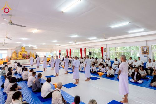 ภาพ No.275835:วันพุธที่ 3 ธันวาคม พ.ศ. 2568 พิธีบรรพชาอุปสมบท โครงการอุปสมบทบูชาธรรมมหาปูชนียาจารย์ ศูนย์อบรม : ศูนย์ส่งเสริมศีลธรรม จ.พะเยา ณ โบราณสถานพระธาตุจอมทอง และ โบสถ์กลางน้ำ วัดพระธาตุศรีโคมคำ อำเภอเมือง จังหวัดพะเยา