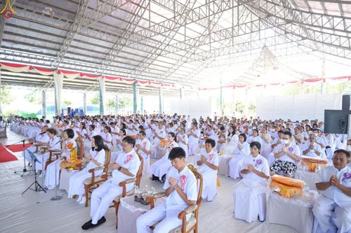 ภาพ No.262387:วันที่ 19 ตุลาคม พ.ศ. 2568 พิธีทอดกฐินสถาปนา แผ่นบันมงคลมหาเศรษฐี อาคาร 80 ปี หลวงพ่อธัมมชโย ในโครงการกฐินสามัคคีทั่วไทย 30,000 วัด บูชาธรรม 81 ปี หลวงพ่อธัมมชโย โดยคณะศิษยานุศิษย์วัดพระธรรมกาย ณ ศูนย์ปฏิบัติธรรมวิหารแดง ต.เจริญธรรม อ.วิหารแดง จ.สระบุรี