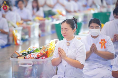 ภาพ No.133795:พิธีตักบาตร ข้าวสารอาหารแห้ง ณ บ้านแก้วเรือนทองคุณยายฯ สภาธรรมกายสากล วัดพระธรรมกาย วันอาทิตย์ต้นเดือนที่ 7 เมษายน พ.ศ. 2567