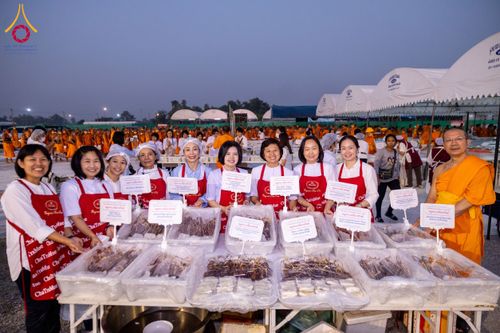 ภาพ No.117381:พิธีถวายภัตตาหารเป็นสังฆทาน แด่คณะพระธรรมยาตรา วันที่ 23 มกราคม พ.ศ. 2567 ณ อนุสรณ์สถานบางปลา อ.บางเลน จ.นครปฐม