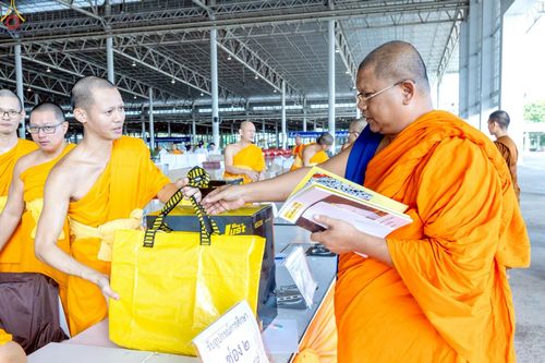 ภาพ No.238258:วันอาทิตย์ที่ 3 สิงหาคม พ.ศ. 2568 ภาพเจ้าหน้าที่ทุกสถานะ ปฏิบัติหน้าที่ ในงานวันสมาธิโลก วัดพระธรรมกาย