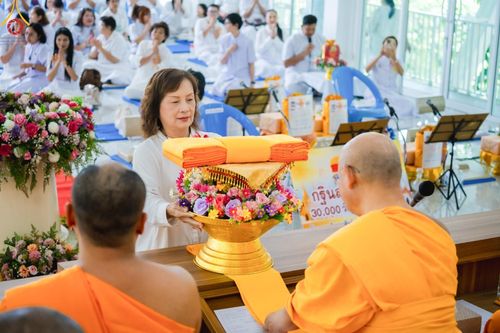 ภาพ No.169610:พิธีทอดกฐินเพื่อสร้าง หอฉันคุณยายอาจารย์ มหารัตนอุบาสิกาจันทร์ ขนนกยูง  ณ ศูนย์ปฏิบัติธรรมชลบุรี วันที่ 25 ตุลาคม พ.ศ. 2567