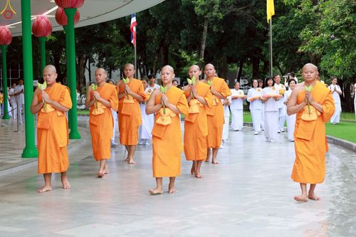 ภาพ No.227335:วันเสาร์ที่ 31 พฤษภาคม พ.ศ. 2568 พิธีเวียนประทักษิณรอบพระอุโบสถ ในพิธีอุปสมบท สามเณรเตรียม DCI รุ่นที่ 22 ณ อุโบสถพระไตรปิฎก วัดพระธรรมกาย