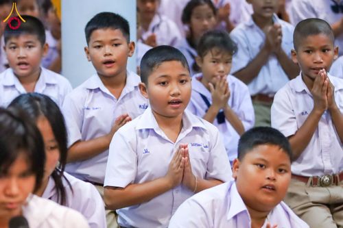 ภาพ No.180126:กิจกรรมวันรวมพลังเด็กดี V-Star ผู้นำฟื้นฟูศีลธรรมโลก ประจำปีพุทธศักราช 2567 จังหวัดสุโขทัย เพื่อรวมพลังสร้างความดี นั่งสมาธิภาวนาถวายเป็นพุทธบูชา และเพื่อส่งเสริมการเรียนรู้พระพุทธศาสนา วันที่ 3 ธันวาคม พ.ศ. 2567