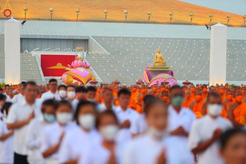 ภาพ No.121947:พิธีจุดประทีปถวายเป็นพุทธบูชา และบูชาธรรมมหาปูชนียาจารย์ พระมงคลเทพมุนี(สด จนฺทสโร) ในโครงการธรรมยาตรา กตัญญูบูชา มหาปูชนียาจารย์ พระมงคลเทพมุนี(สด จนฺทสโร) พระผู้ปราบมาร อนุสรณ์สถาน 7 แห่ง ปีที่ 12 วันที่ 31 มกราคม พ.ศ. 2567 ณ วัดพระธรรมกาย จ.ปทุมธานี
