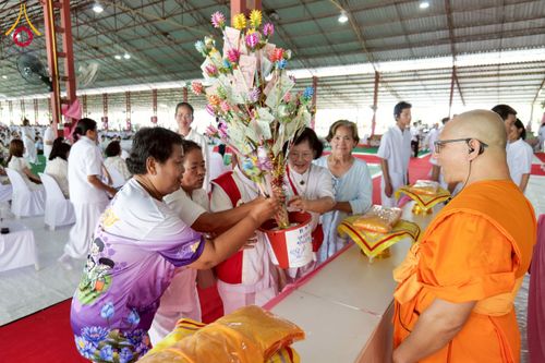 ภาพ No.250258:วันอังคารที่ 7 ตุลาคม พ.ศ. 2568 พิธีทอดผ้าป่าเพื่อสร้าง "ลานอเนกประสงค์พญานาค 4 ตระกูล" ณ พุทธอุทยานนานาชาติ อ.โพนพิสัย จ.หนองคาย