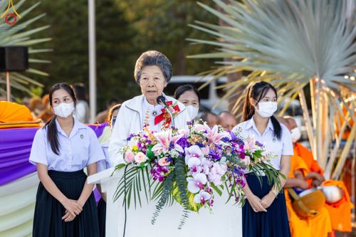 ภาพ No.103814:พิธีตักบาตรพระ 1,000 รูป ครั้งที่ 7 ถวายเป็นพุทธบูชา เพื่อช่วยเหลือคณะสงฆ์ 323 วัด 4 จังหวัดชายแดนภาคใต้ และถวายแด่คณะสงฆ์จังหวัดพิษณุโลก ณ ลานธรรมธุดงคสถานพิษณุโลก อ.วังทอง จ.พิษณุโลก วันที่ 24 ธันวาคม พ.ศ. 2566